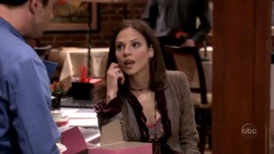 FREDDIE_-_E1X05_THE_WAR_OF_THE_ROSE_350.jpg