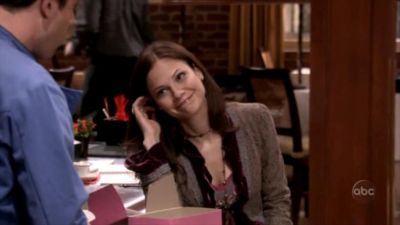 FREDDIE_-_E1X05_THE_WAR_OF_THE_ROSE_359.jpg