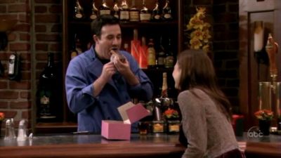FREDDIE_-_E1X05_THE_WAR_OF_THE_ROSE_365.jpg