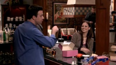 FREDDIE_-_E1X05_THE_WAR_OF_THE_ROSE_409.jpg
