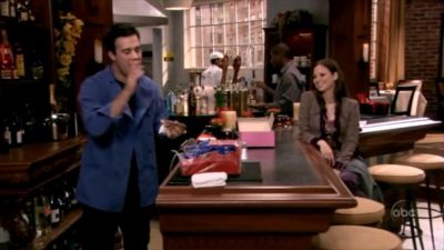 FREDDIE_-_E1X05_THE_WAR_OF_THE_ROSE_412.jpg
