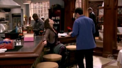 FREDDIE_-_E1X05_THE_WAR_OF_THE_ROSE_416.jpg