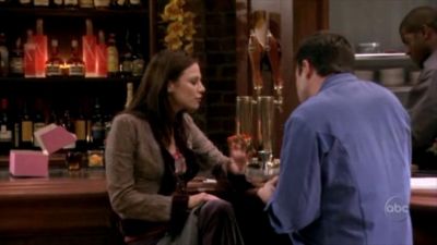 FREDDIE_-_E1X05_THE_WAR_OF_THE_ROSE_419.jpg