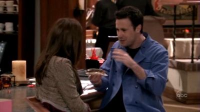 FREDDIE_-_E1X05_THE_WAR_OF_THE_ROSE_430.jpg