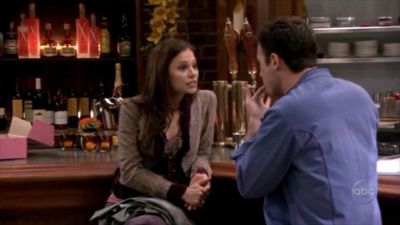 FREDDIE_-_E1X05_THE_WAR_OF_THE_ROSE_440.jpg