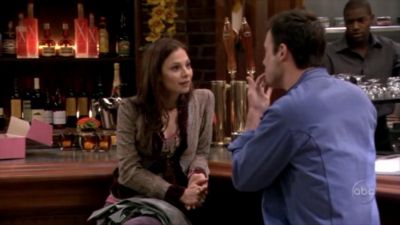 FREDDIE_-_E1X05_THE_WAR_OF_THE_ROSE_449.jpg
