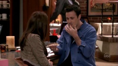 FREDDIE_-_E1X05_THE_WAR_OF_THE_ROSE_453.jpg