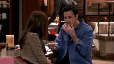 FREDDIE_-_E1X05_THE_WAR_OF_THE_ROSE_454.jpg