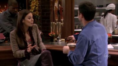 FREDDIE_-_E1X05_THE_WAR_OF_THE_ROSE_459.jpg