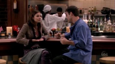 FREDDIE_-_E1X05_THE_WAR_OF_THE_ROSE_487.jpg