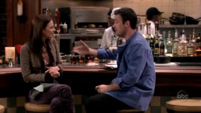FREDDIE_-_E1X05_THE_WAR_OF_THE_ROSE_493.jpg