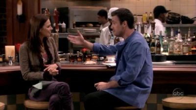 FREDDIE_-_E1X05_THE_WAR_OF_THE_ROSE_494.jpg