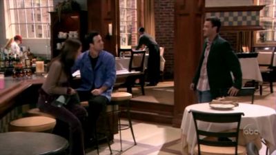 FREDDIE_-_E1X05_THE_WAR_OF_THE_ROSE_502.jpg
