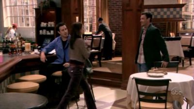 FREDDIE_-_E1X05_THE_WAR_OF_THE_ROSE_505.jpg