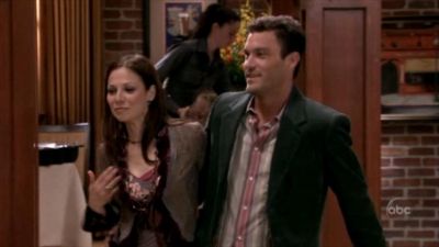 FREDDIE_-_E1X05_THE_WAR_OF_THE_ROSE_512.jpg