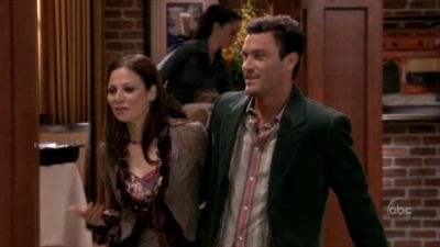 FREDDIE_-_E1X05_THE_WAR_OF_THE_ROSE_513.jpg