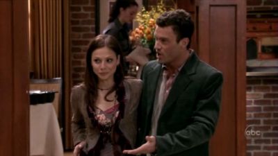 FREDDIE_-_E1X05_THE_WAR_OF_THE_ROSE_527.jpg