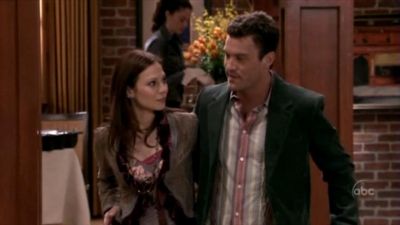 FREDDIE_-_E1X05_THE_WAR_OF_THE_ROSE_532.jpg