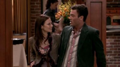 FREDDIE_-_E1X05_THE_WAR_OF_THE_ROSE_543.jpg