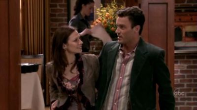 FREDDIE_-_E1X05_THE_WAR_OF_THE_ROSE_546.jpg