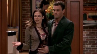 FREDDIE_-_E1X05_THE_WAR_OF_THE_ROSE_552.jpg