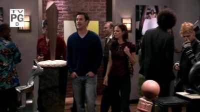 FREDDIE_-_E1X05_THE_WAR_OF_THE_ROSE_568.jpg