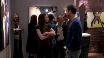 FREDDIE_-_E1X05_THE_WAR_OF_THE_ROSE_582.jpg