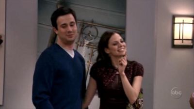 FREDDIE_-_E1X05_THE_WAR_OF_THE_ROSE_606.jpg