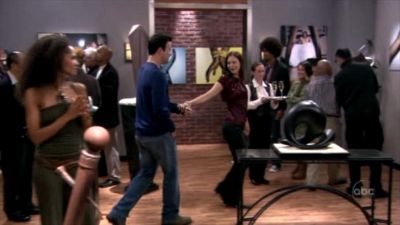 FREDDIE_-_E1X05_THE_WAR_OF_THE_ROSE_629.jpg