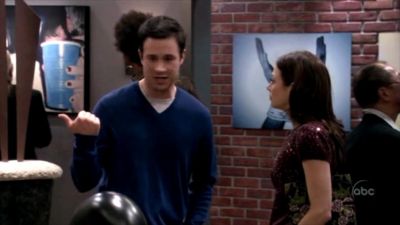 FREDDIE_-_E1X05_THE_WAR_OF_THE_ROSE_639.jpg