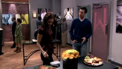 FREDDIE_-_E1X05_THE_WAR_OF_THE_ROSE_650.jpg