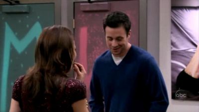 FREDDIE_-_E1X05_THE_WAR_OF_THE_ROSE_661.jpg