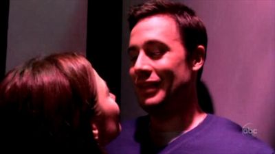 FREDDIE_-_E1X05_THE_WAR_OF_THE_ROSE_774.jpg