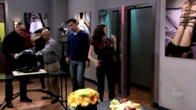 FREDDIE_-_E1X05_THE_WAR_OF_THE_ROSE_796.jpg