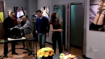 FREDDIE_-_E1X05_THE_WAR_OF_THE_ROSE_797.jpg