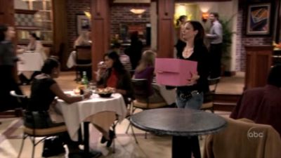 FREDDIE_-_E1X06_THE_ITALIAN_JOB_007.jpg