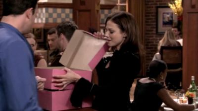 FREDDIE_-_E1X06_THE_ITALIAN_JOB_029.jpg