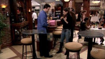 FREDDIE_-_E1X06_THE_ITALIAN_JOB_085.jpg