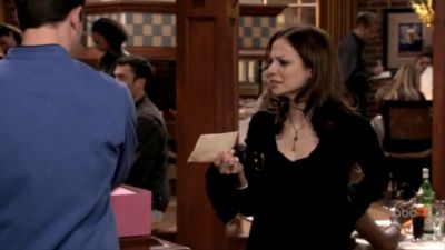 FREDDIE_-_E1X06_THE_ITALIAN_JOB_091.jpg