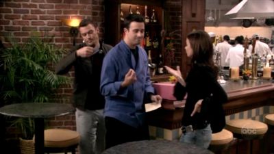 FREDDIE_-_E1X06_THE_ITALIAN_JOB_130.jpg