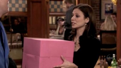 FREDDIE_-_E1X06_THE_ITALIAN_JOB_165.jpg