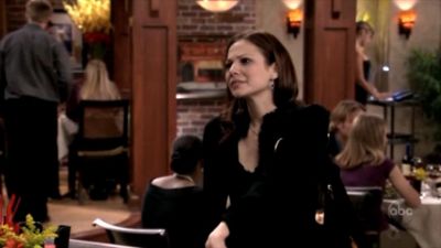 FREDDIE_-_E1X06_THE_ITALIAN_JOB_237.jpg