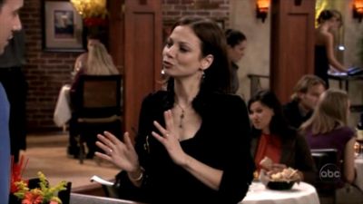 FREDDIE_-_E1X06_THE_ITALIAN_JOB_240.jpg