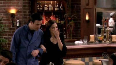 FREDDIE_-_E1X06_THE_ITALIAN_JOB_259.jpg