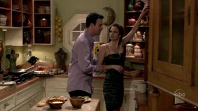 FREDDIE_-_E1X06_THE_ITALIAN_JOB_359.jpg