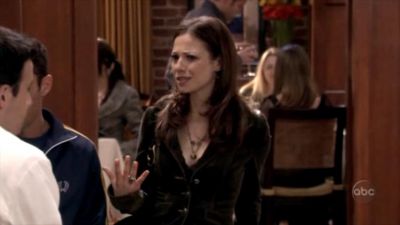 FREDDIE_-_E1X06_THE_ITALIAN_JOB_642.jpg