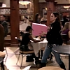FREDDIE_-_E1X06_THE_ITALIAN_JOB_010.jpg