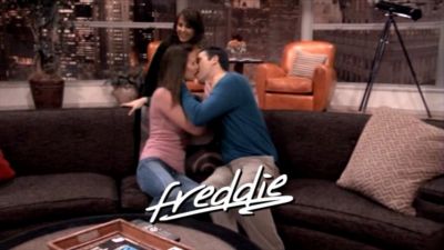 FREDDIE_-_E1X13_THE_TWO_THAT_GOT_AWAY_000.jpg