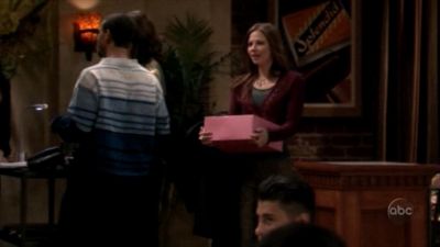 FREDDIE_-_E1X13_THE_TWO_THAT_GOT_AWAY_011.jpg