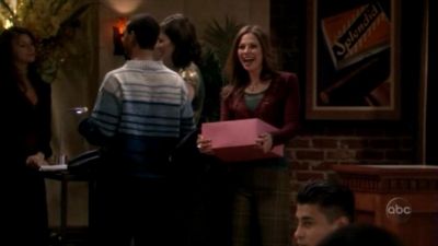 FREDDIE_-_E1X13_THE_TWO_THAT_GOT_AWAY_015.jpg